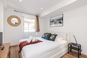 Spacious 2 Bdr Old Town Heart