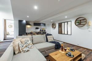 Spacious 2 Bdr Old Town Heart