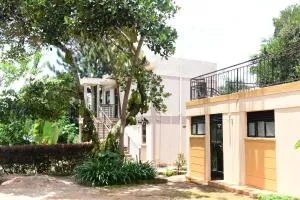 Golden Cherries Guest House - Bugembe