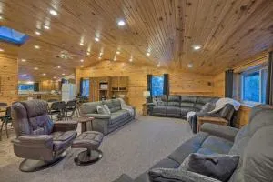Spacious Kansas Retreat On-Site Disc Golf! - Medicine Lodge