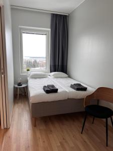 City Apartment with lake view and free parking