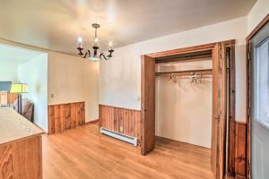 Charming Wisconsin Getaway with Nearby Lake!