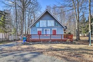 Tobyhanna Home Near Kalahari with Lake and Pool Access