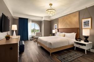 Guest Room, 1 King room in Cotton House Cleveland a Tribute Portfolio Hotel