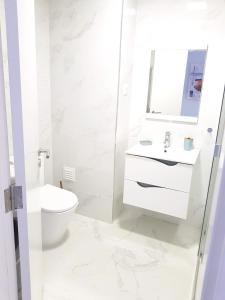 Modern Apartment in Portimão, 67m² with Shared Pool