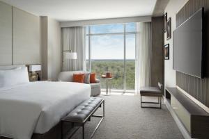 Corner Room, Guest room, 1 King, Sofa bed, City view room in JW Marriott Orlando Bonnet Creek Resort & Spa