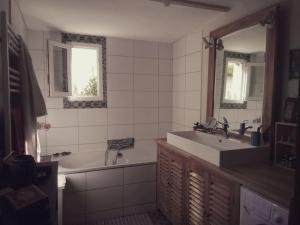 Maisons de vacances Maison douce et atypique avec son jardin a Tours : photos des chambres