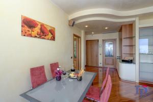 Charming on the Lake Apartment DesenzanoLoft Official Partner Homes & Villas by Marriott Bonvoy