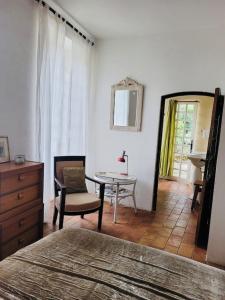 Villas Bastide, Pool, Garden, View, Sleeps 6-8 : photos des chambres