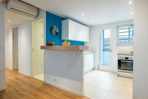 3-Br Apartment Steps from Palais des Festivals