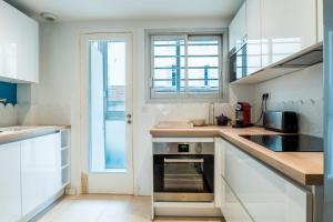 3-Br Apartment Steps from Palais des Festivals