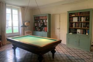 Maisons de vacances Quiet house with garden and pool in Graveson : photos des chambres