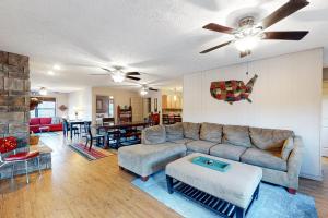 Lone Star Lake House - 2hvězdičkové hotely ve městě Eureka Springs