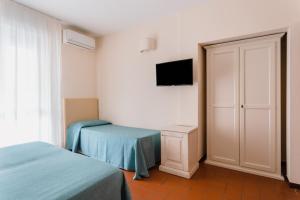 Triple Room room in Hotel Milton