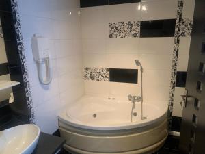 Nobless Boutique Residence