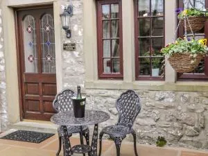 The Threshing Floor at Tennant Barn - Kirkby Malham