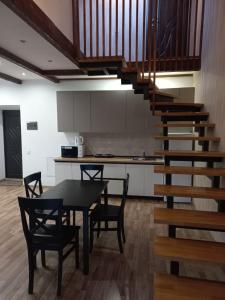 Дворівневі апартаменти на площі Ринок