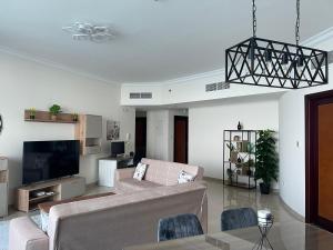 Beachfront paradise just minutes from Dubai