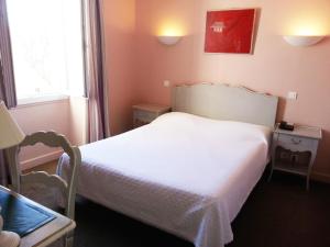 Hotels Hotel Les Palmiers : photos des chambres