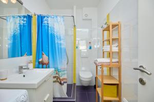 Yellow SeaView Apartment