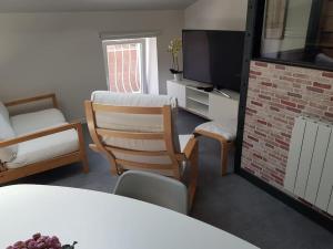 Petite maison type Loft en plein bourg dAmbazac