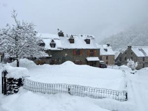 Marmotte Gîte 2à4 personnes avec cheminée à 10mn des pistes