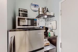 The Oceanfront Litchfield Inn 251