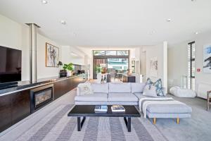 Hana Apartment by Sothebys Luxury Rental Homes