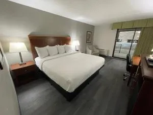 Pine Lake Resort and Banquets - Knox