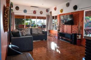 Casa Belen - Beautiful Beach View Home on Stone Island