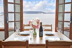 WhidbeyBeachHouse, an Oceanfront Getaway on a Private Beach