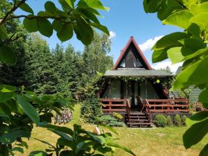 Charmantes Ferienhaus in Isko mit Garten, Grill und Terrasse