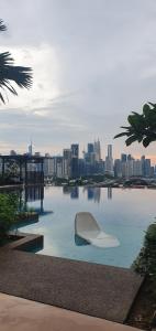 Studio near KLCC and LRT with superb view
