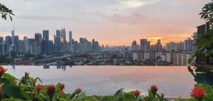 Studio near KLCC and LRT with superb view