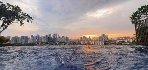 Studio near KLCC and LRT with superb view