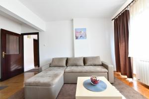 Apartments and rooms with parking space Rakovica, Plitvice - 20647