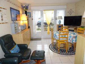 Appartements Rez-de-Jardin T3/4 avec Jardin, Parking Prive - Proche Plage et Centre-ville - FR-1-92-910 : photos des chambres