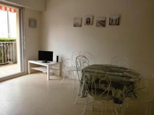 Appartements Appartement Saint-Gilles-Croix-de-Vie, 2 pieces, 4 personnes - FR-1-324-235 : Appartement (4 Adultes)