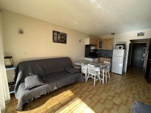 Studio cabine avec piscine, parking, climatisation et animaux admis - FR-1-702-33
