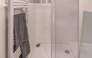 Gorgeous Apartment In Mareil-Marly