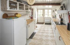2 Bedroom Awesome Home In Samsø