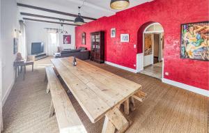Maisons de vacances Awesome Home In Laurens With Kitchen : photos des chambres