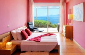 5-Bedroom Villa with Sea View and Private Pool	 room in Corfu Luxury Villas