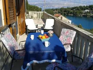 Apartment Splitska - Splitska