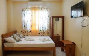 CG'S TRAVELLERS INN - Taporok