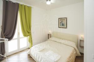 Doppelzimmer mit Balkon und Meerblick