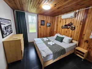 House & Yard Sesil Forest 90m to beach Kaprovani