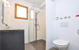 Maisons de vacances Awesome Home In Saint-jeannet With Kitchen : photos des chambres