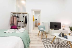 Calle Huertas Galería by RegalateMadrid
