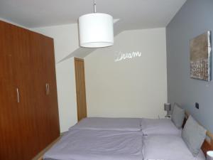 Ferienwohnung GALLO mit überdachter Terrasse Parkplatz 100 mtr z Strand